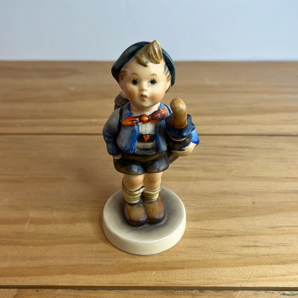 Goebel Hummel Figurine Home From Market 1948 TMK-3 Vintage #198 2/0 Umbrella